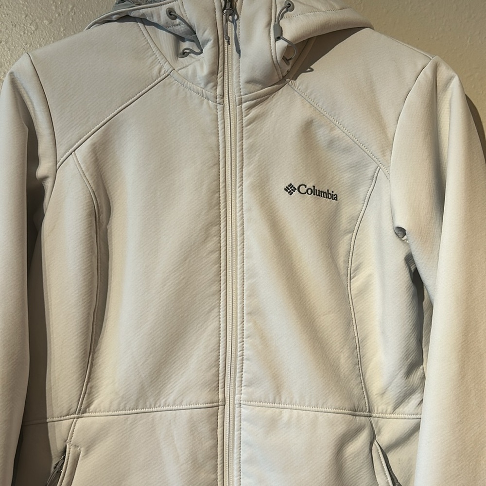 Columbia Women's Jacket - Picture 2 of 8